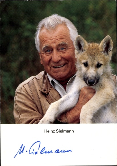 Postcard actor Heinz Sielmann, portrait with puppy, autograph
