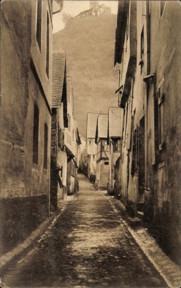 Postcard Braubach in Rhineland Palatinate, view into the Sommergasse, narrow street