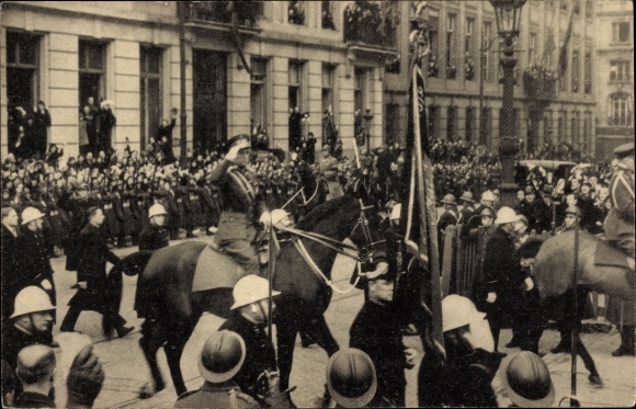 Postcard Bruxelles Brüssel, The Advent of King Leopold III, Palace of the Nation