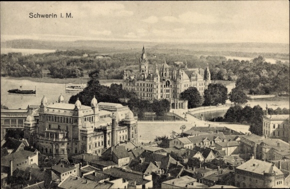 Ak Schwerin in Mecklenburg, Aussicht auf Schloss  umgeben von Bäumen, Stadtansicht