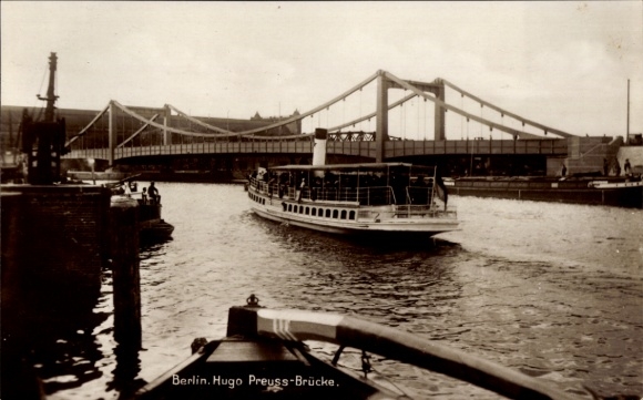 Ak Berlin Tiergarten Moabit, Hugo Preuß Brücke, Dampfschiff