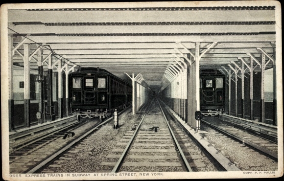 AK New York City USA, express trains on the subway at Spring Street