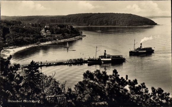 Postcard Glücksburg on the Baltic Sea, steamer at the pier
