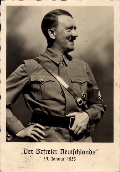 KP Führer i kanclerz Rzeszy Adolf Hitler w mundurze partyjnym, portret stojący, Wyzwoliciel Niemiec
