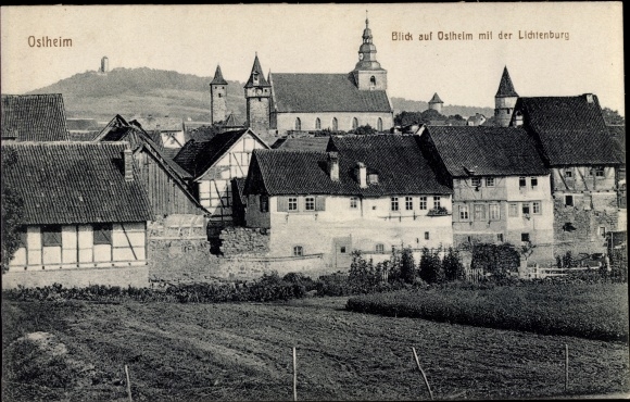 Ak Ostheim vor der Rhön in Unterfranken, Blick auf die Stadt mit der Lichtenburg