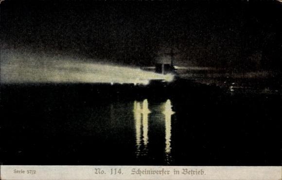 Ak Österreichisches Kriegsschiff, Schlachtschiff, Scheinwerfer in Betrieb, KuK Kriegsmarine