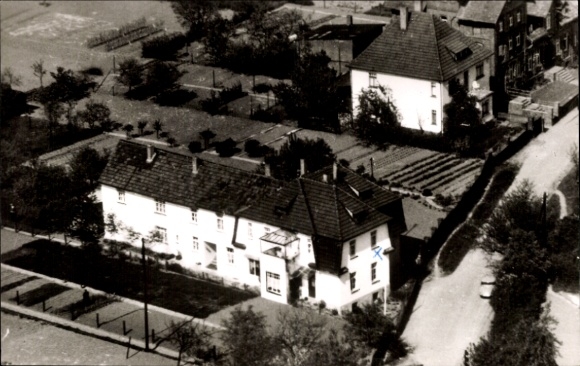 Postcard Wehrden Beverungen District of Höxter, Pension Hildegard Grawe, aerial photograph
