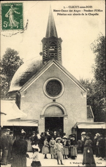 Ak Clichy sous Bois Seine Saint Denis, Chapelle Notre-Dame-des-Anges, Pendant l'Office