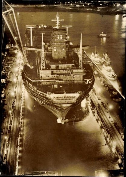 10 old Postcard series ships, shipyards, ports episode 3, various views