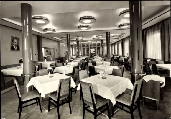 Ak Nordhausen am Harz, Innenaufnahme eines Restaurants, Tische mit weißen Tischdecken, geschmackv