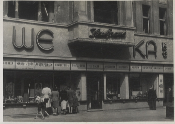 Original photo Berlin Friedenau, Lauterstraße 12/13, around 1946, approx. 12 x 17 cm