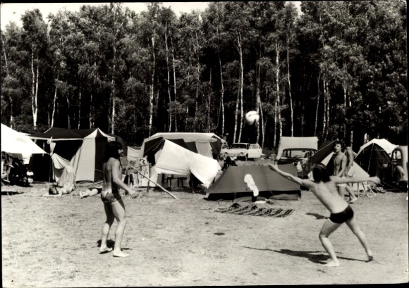 Ak Boek Mirow Mecklenburg Lake District, camping, tenten, volleybalspel, zomer, natuur