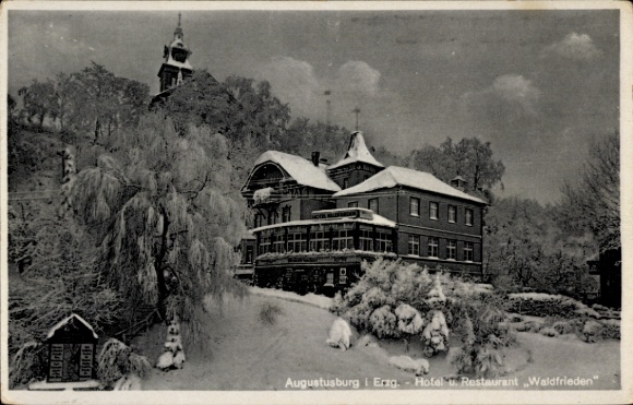 Ak Augustusburg im Erzgebirge, Hotel Waldfrieden, Erzgebirge, schneebedeckte Landschaft, s Gebäud