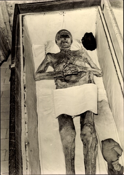 Postcard Kampehl Neustadt Dosse Ostprignitz, corpse of the knight von Kahlbutz who died in 1703