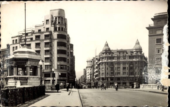 KP Buenos Aires Argentyna, pejzaż miejski, budynki, ulica, ludzie
