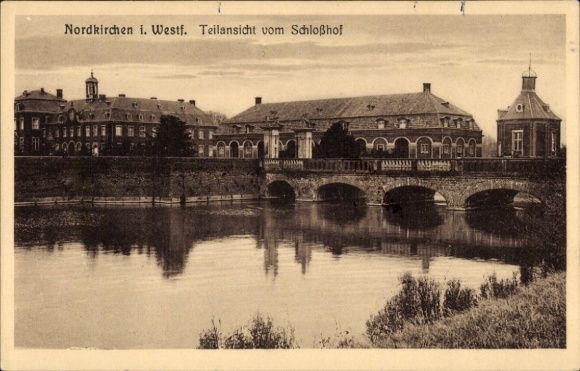 Postcard Nordkirchen in Westphalia, castle courtyard, partial view