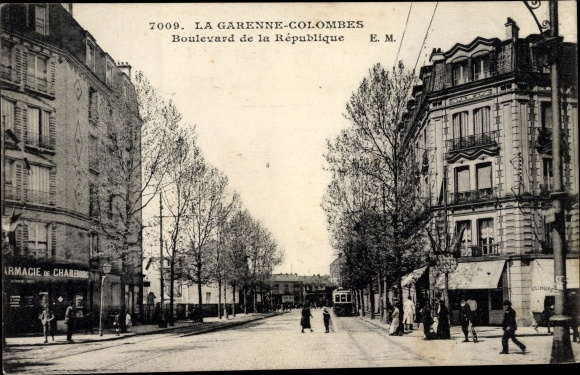 Postcard La Garenne Colombes Hauts de Seine, Boulevard de la République