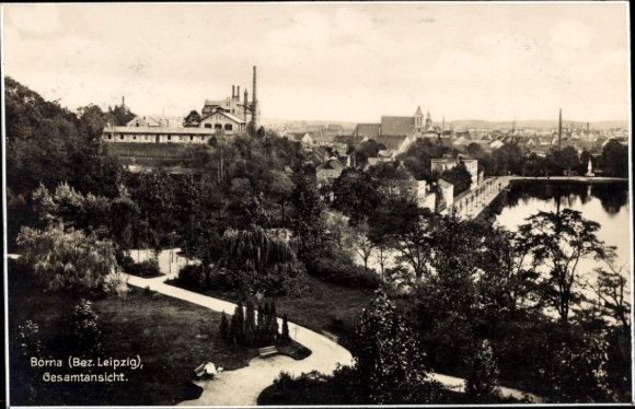 Ak Borna in Sachsen, Gesamtansicht von Borna, Fabriken, Fluss, Bäume