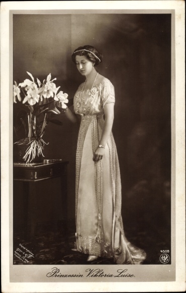 Postcard Princess Victoria Luise of Prussia, Duchess of Braunschweig, portrait, NPG 4508