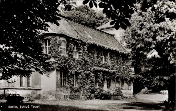 Ak Berlin Reinickendorf Tegel, Schloß Tegel,  Architektur, bewachsene Fassade