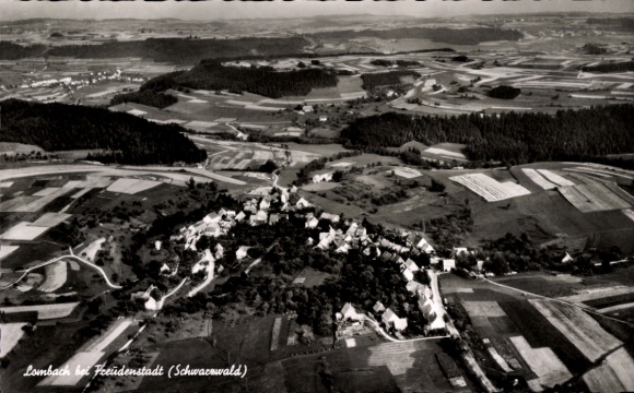 Ak Lombach Loßburg im Schwarzwald, Luftaufnahme des Dorfes Lombach, Schwarzwald, ländliche Umgebu