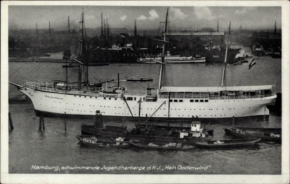 Ak Hamburg, drijvende jeugdherberg van de HJ Hein Godenwind