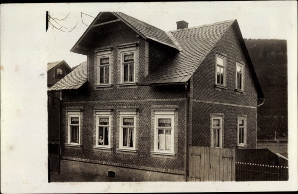 Photo Postcard Vielau Reinsdorf in Saxony, residential building
