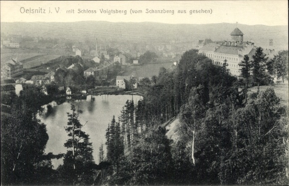 Ak Oelsnitz im Vogtland, Schloss Voigtsberg, Blick vom Schanzberg