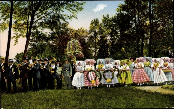 Postcard Burg im Spreewald, topping-out procession, bringing in the crown, folk costumes