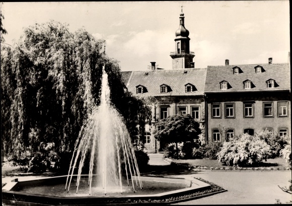 Ak Thum im Erzgebirge Sachsen, Platz des Friedens, Springbrunnen, Glockenturm