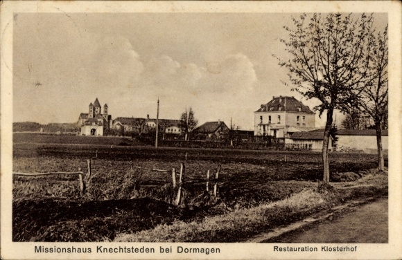 Ak Dormagen am Niederrhein, Missionshaus Knechtsteden, Restauration Klosterhof, ländliche Umgebun