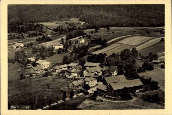 Ak Bischofsmais in Niederbayern, Luftaufnahme von  Gebäude und Felder, ländliche Landschaft