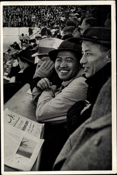 Collection picture Olympia 1936, Japanese sports journalists on the press stand in the ice stadium