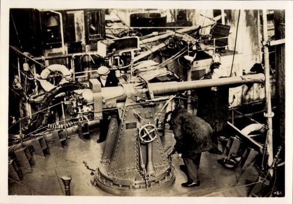 Photo British warship, outpost boat, interior view, gun, February 1941