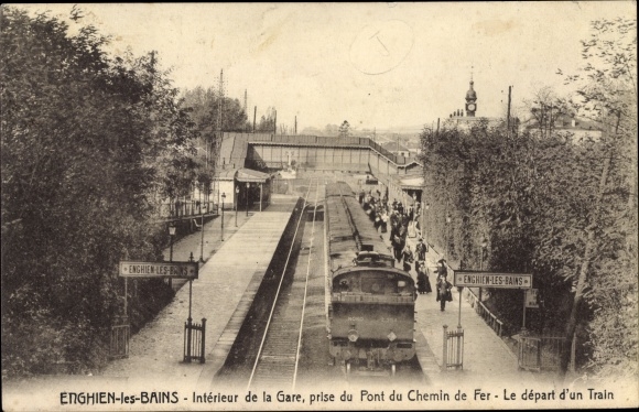 Postcard Enghien les Bains Val d&#39;Oise, Inside the station, taken from the railway bridge, departure