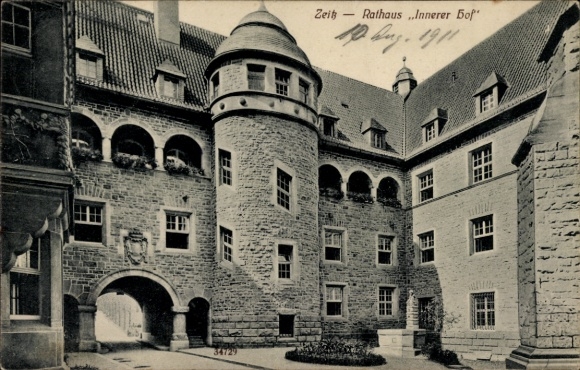 Ak Zeitz im Burgenlandkreis, Rathaus Innerer Hof