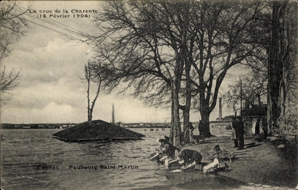 Postcard Cognac Charente, flood, people at the water, trees, Faubourg Saint Martin