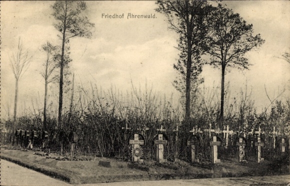 Postcard Ährenwald Cemetery, soldiers' graves