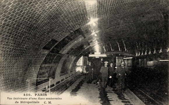 Postcard Metro Paris, interior view of a Metropolitain subway station, Direction de Villiers