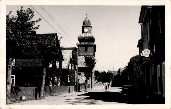 Postcard Frauenwald am Rennsteig Thuringia, street section, clock tower, Inn Drei Kronen