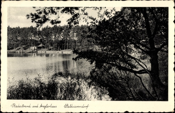 Ak Waldsieversdorf Bos Sieversdorf Märkische Schweiz, zwemstrand, vissershuis