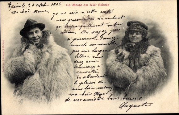 Postcard La Mode au XXe Siecle, man and woman in fur coats