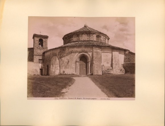 foto rond 1880, Perugia Umbrië, Chiesa di San Angelo, Gia tempio pagano