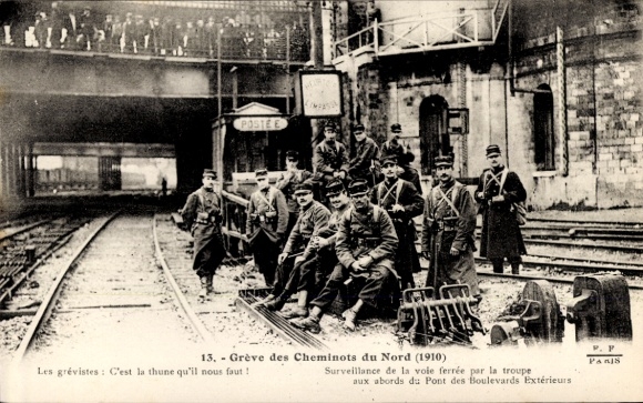 Postcard Greve des Cheminots du Nord 1910, train station, railway strike