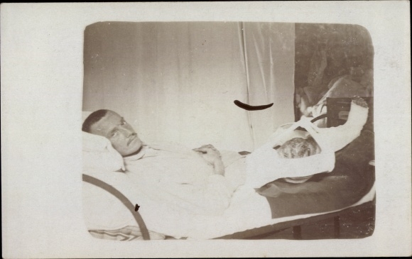 Photo Postcard Gliwice Gleiwitz Silesia, military hospital Netherlands. Red Cross, Disabled Soldier