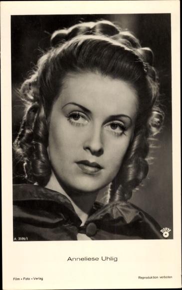 Postcard actress Anneliese Uhlig, portrait