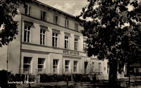 Postcard Lauterbach Putbus on the island of Rügen, Hotel am Hafen