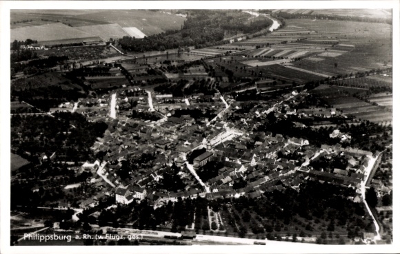 Postcard Philippsburg in Baden, aerial view of rural area, no personalities, real photo