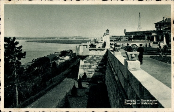 KP Beograd Belgrad Serbia, widok na Kalemegdan, rzekę i mur oraz obiekt kulturowy
