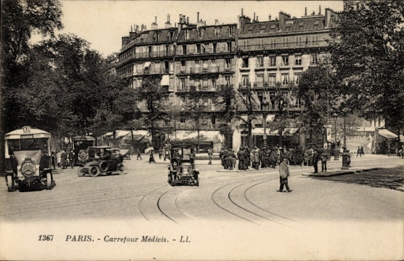 Ak Paris V, Carrefour Médicis,  Straßenansicht, Autos, Menschen, Gebäude